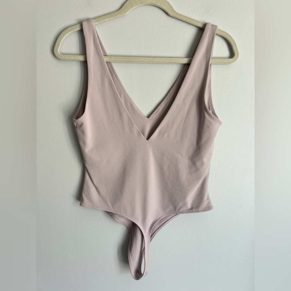 Aritzia Babaton Bodysuit Lailac Large - Picture 7 of 14